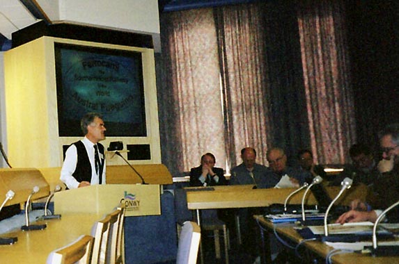 Chris Parrott presenting at the Fedecrail Congress in Conwy. March 29 2003