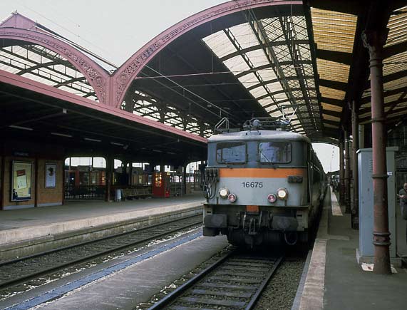 The first locomotive for day two of 'The Alsace Lorraine Express' was SNCF electric 516675. It was in fact piloting another electric locomotive, 516772, but this locomotive ran dead in the consist. May 29 2003