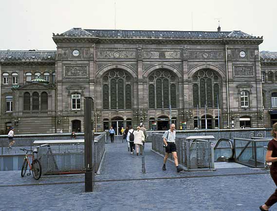 The grand frontage to Strasbourg station. The escallators serve the tram station below the SNCF station. May 29 2003