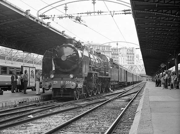 One final shot of 231G558 (for now !) A SNCF Western region pacific at Paris Est - not a normal event at any time and certainly not in the twenty first century. June 1 2003