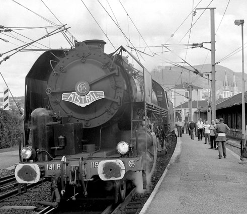 141R 1199 at the Voiron photostop.