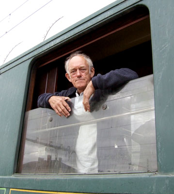 The carriages used on 'Le Mistral' were all vintage vehicles from various constituents of the SNCF. They all came with windows seemingly designed for steam enthusiasts to stick their heads out of, as demonstrated here.