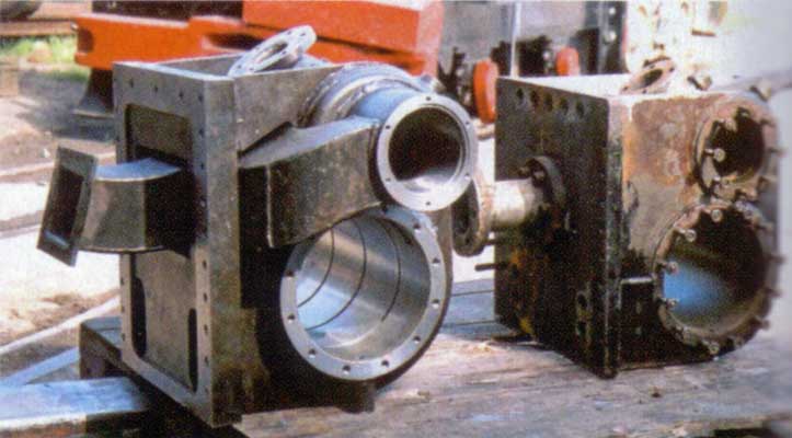 The new, fabricated, cylinders are on the left with the old, very inadequate, cylinders on the right. © Alan Keef Ltd 