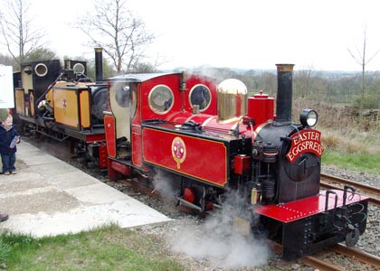 Fox & Owl doubleheaded at Shelley ready to return to Clayton West. April 11 2004