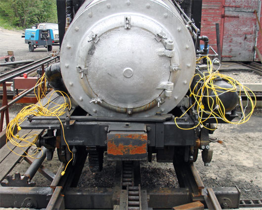 Cables everywhere - No.9 during the measurement of a large number of parameters. © Nigel Day