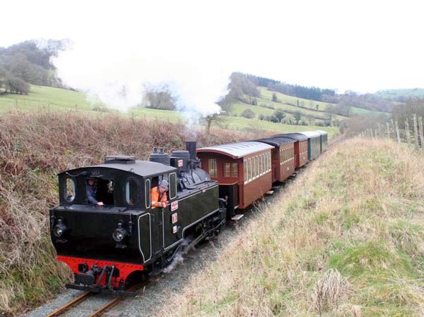 W&LLR No.19 on test near Dolarddyn &copy; Keith Bide
