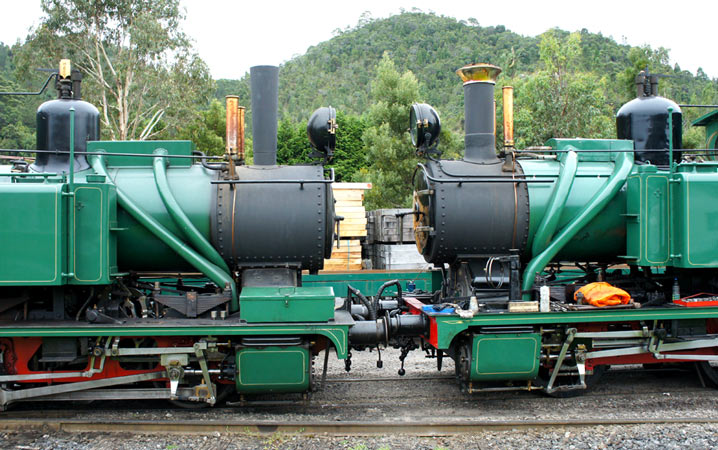 Front end comparison - No.5 on the left and No.1 on the right. Front end comparison - No.5 on the left and No.1 on the right.