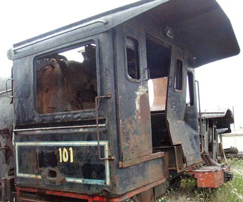 RFIRT 101 dumped at Rio Gallegos along with other locos from the fleet. January 24 2004