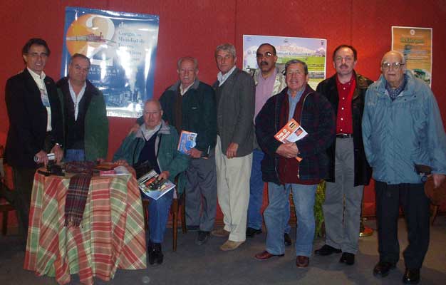 Members of the Rio Turbio team with others from the railways of Argentina together in October 2006. &copy; Universidad Cat&ograve;lica Argentina, Press Division