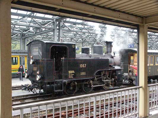 1067, with storm sheet down over the back window, at Lauterbrunnen station. October 5 2003