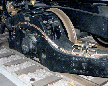 In line with US practice at the time a very large number of points on the loco were mechanically lubricated. Even on the trailing axle there are lots of lubrication lines. This feature must have been greatly appreciated by the crews. October 9 2003