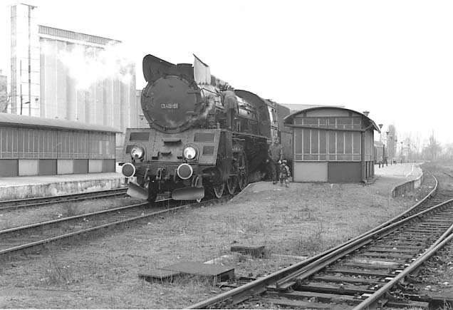 PKP OL49-81 at Grodzisk. April 4 1996