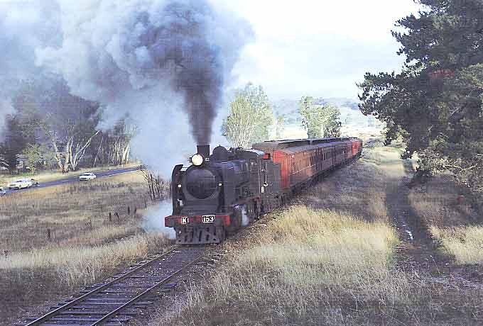 K 153 is on the down side of Merton heading back from Mansfield on an ARE tour As things turned out this was the last visit of steam on that line. (The very last train to Mansfield ran in November 1978 with Y 158 hauling one GY wagon and a ZL van.) At the time, the Victorian mainline steam roster was down to two Ks and things appeared grim. The above photo was taken on 21st May 1977. WARREN BANFIELD