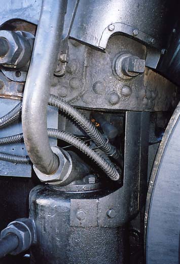 Some of the oil feeds on R711