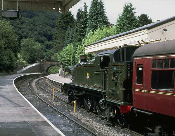 5199 stands at the head of what will become the 13:00 from Llangollen to Carrog. July 10 2003