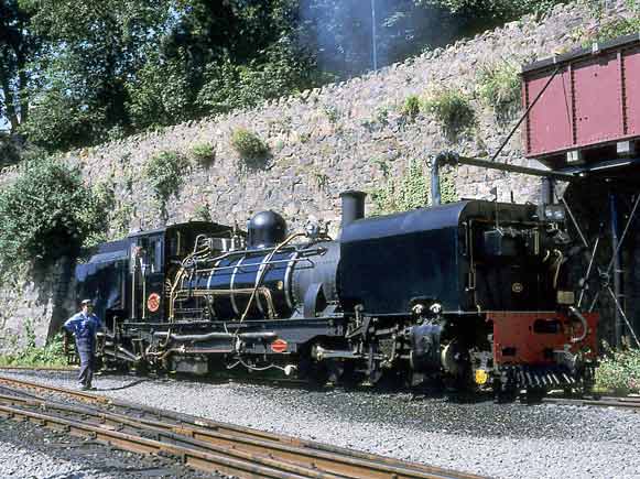 NG143 takes water at Caernarfon. July 12 2003