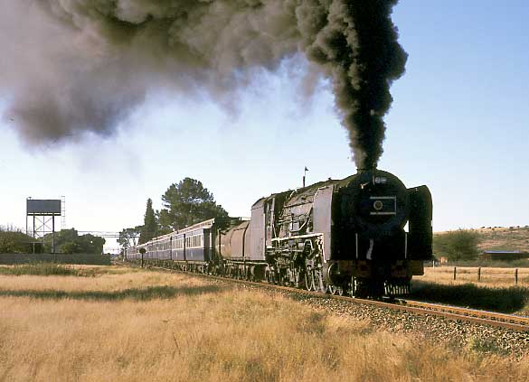SAR 25NC 3501 performs a runpast somewhere south of Vryburg a while before failing on us for the second time during the trip. May 1997