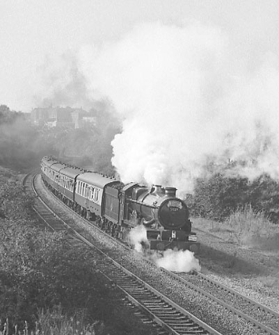 5029 Nunney Castle climbs out of Bristol with the morning crew training turn to Newport. September 2001