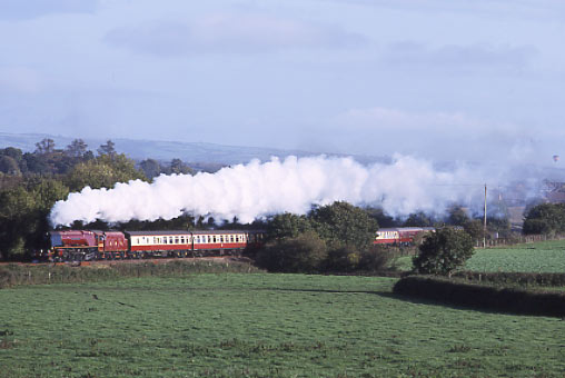 6233 Duchess of Sutherland climbs Wellington Bank. October 2001