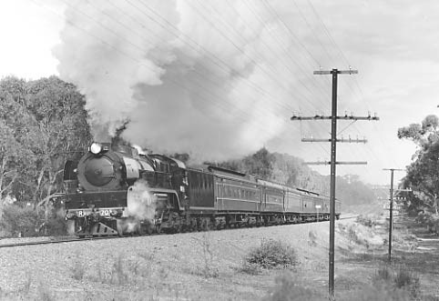 R703 (R761 in disguise) performs a runpast. June 2001.