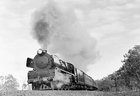 R703 (R761 in disguise) performs a runpast. June 2001.