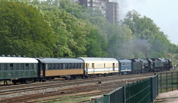 Waiting on the 60cm gauge line for a platform at Le Creusot this was our view.