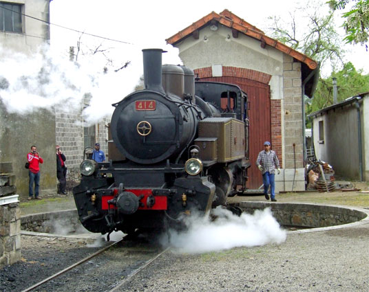 CFV No.414 had just turned on Lamastre turntable which appeared to be only just long enough for the loco!