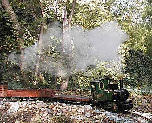 The loco on its first test run with a load. October 2005  Roger Hahn