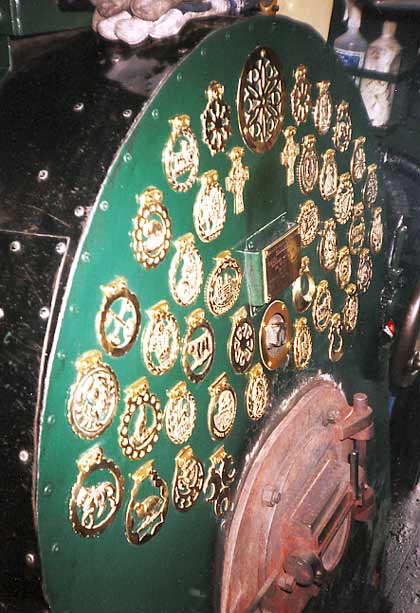 Just a few horse brasses on the very simple backhead then ! © Nigel A. H. Day