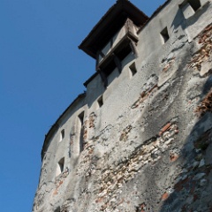 DSC4310  An outer wall of Bran castle. : Romania