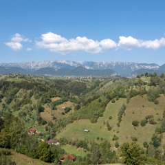 DSC4330  The substantial ridge is the Piatra Craiului. : Romania