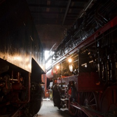 DSC6826  Inside the shed at Schwarzenberg. 86 1049 is on the left and 58 3049 on the right. : Germany