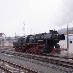 DSC7027  52 8154 runs round at Schwarzenberg. It had brought a tour in from Leipzig. I was to catch up with 50 3616 later in the day. : Germany