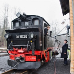 DSC7238  Time for chat as the Meyer takes water. : Germany